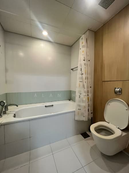 The Sail @ Marina Bay, 6 Marina Boulevard, Room Rental, 300 sqft, Condominium For Rent, by Alan Huy, 500093493 - Bathroom - PropertyGuru.com.sg