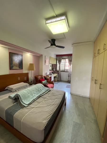 153 Yung Ho Road HDB Flat For Sale at S$ 560,000 | PropertyGuru Singapore - Master bedroom 