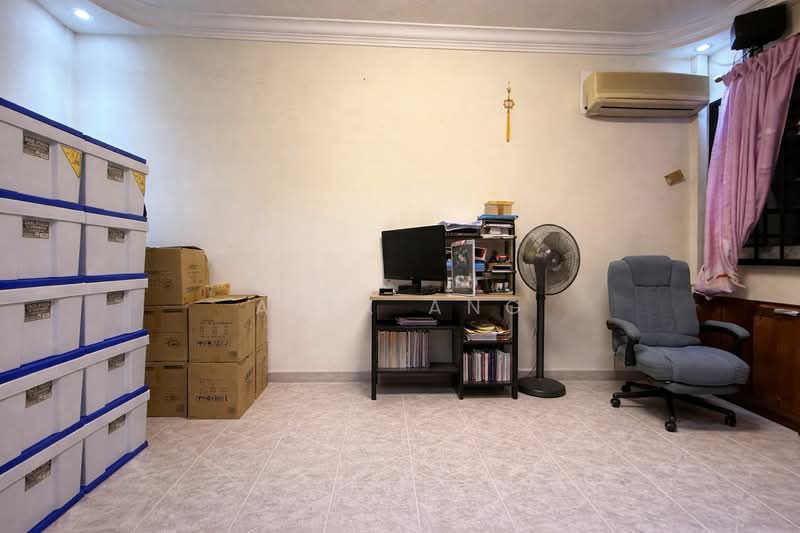 656 Jalan Tenaga HDB Flat For Sale at S$ 893,000 | PropertyGuru Singapore - Study