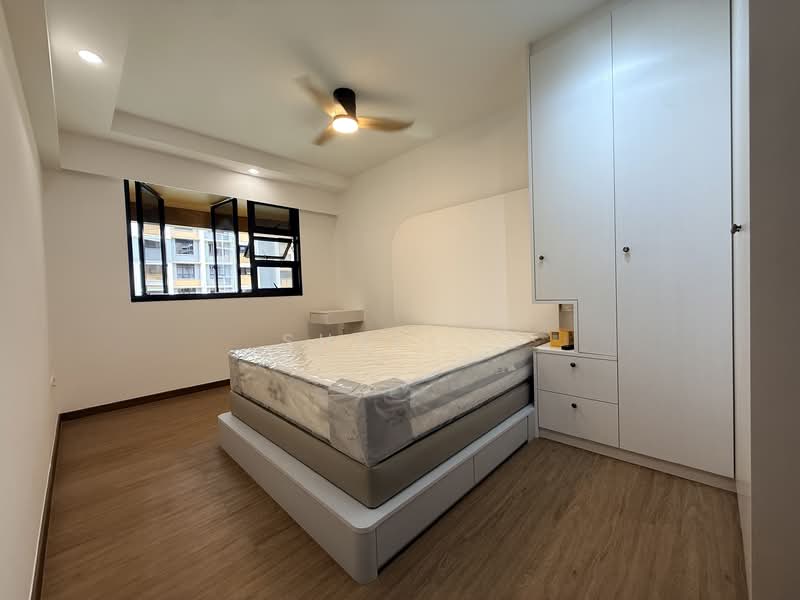 114A Plantation Crescent, 114A Plantation Crescent, 2 Bedrooms, 1,200 sqft, HDB Flat For Rent, by Shafi ., 500093526 - Master Bedroom - PropertyGuru.com.sg