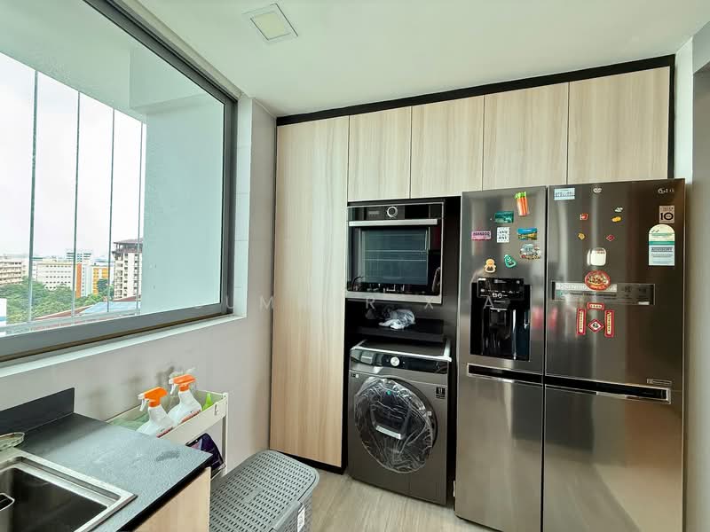 Oasis Garden Condominium For Sale at S$ 1,688,888 | PropertyGuru Singapore - Kitchen