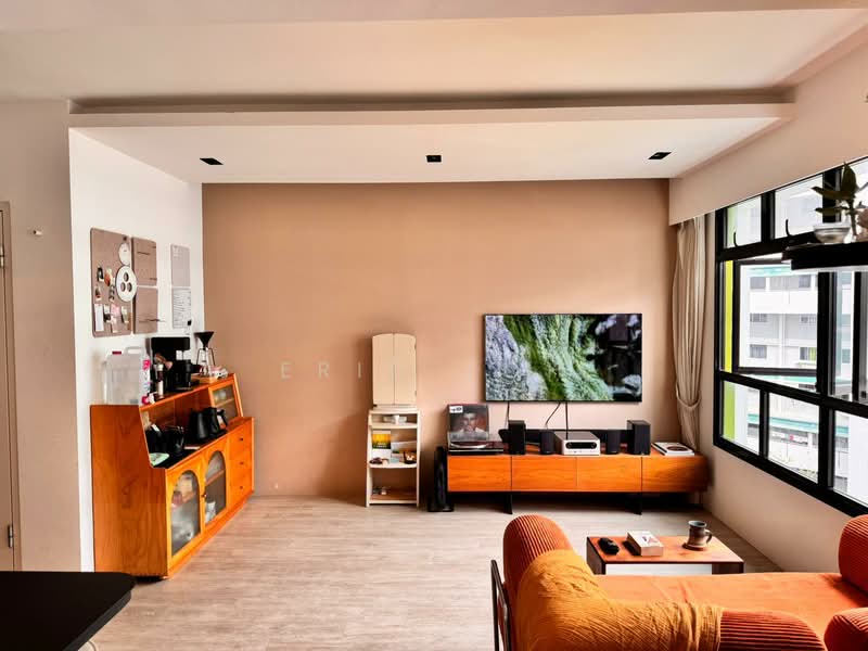 547B Bedok North Avenue 1 HDB Flat For Sale at S$ 655,000 | PropertyGuru Singapore - Living Room