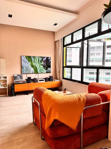 547B Bedok North Avenue 1 HDB Flat For Sale at S$ 655,000 | PropertyGuru Singapore - Living Room