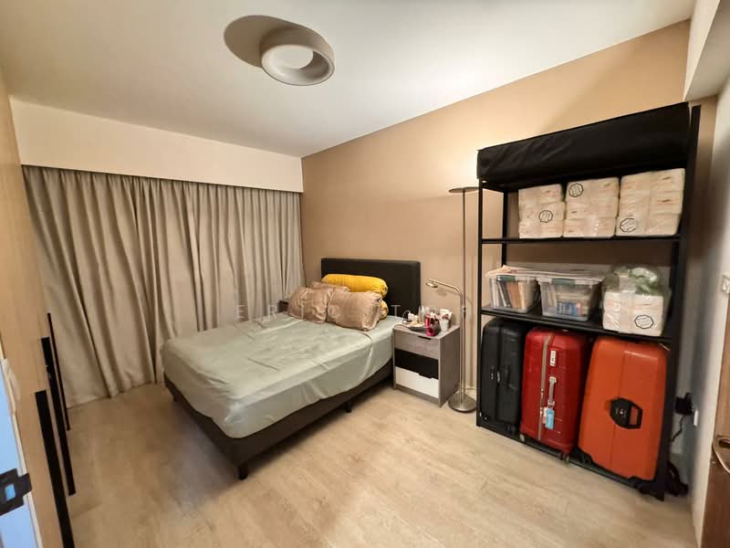 547B Bedok North Avenue 1 HDB Flat For Sale at S$ 655,000 | PropertyGuru Singapore - Master Bedroom