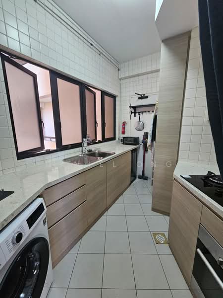 Bayshore Park Condominium For Sale at S$ 1,300,000 | PropertyGuru Singapore - Kitchen