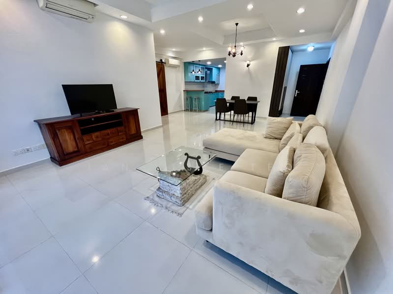 Bukit Regency, 11 Upper Bukit Timah View, 4 Bedrooms, 1,647 sqft, Condominium For Rent, by Ian Yijie Teo, 500093563 - Living Room - PropertyGuru.com.sg