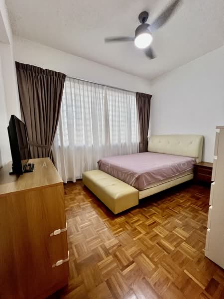 Bukit Regency, 11 Upper Bukit Timah View, 4 Bedrooms, 1,647 sqft, Condominium For Rent, by Ian Yijie Teo, 500093563 - Master bedroom ensuite bath - PropertyGuru.com.sg