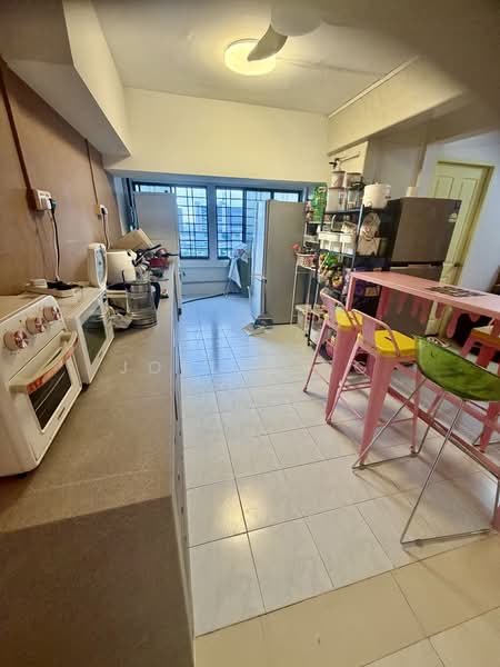 People's Park Complex, 1 Park Road, Room Rental, 150 sqft, Apartment For Rent, by Joelle Ng, 500093565 - Kitchen - PropertyGuru.com.sg