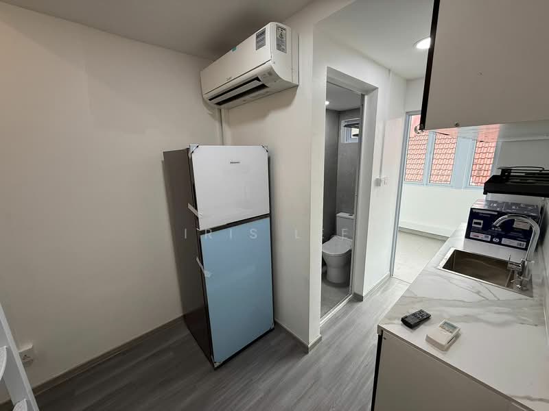 999K Serangoon Road, , 1 Bedroom, 258 sqft, Terraced House For Rent, by Iris Lee, 500093571 - Bathroom - PropertyGuru.com.sg