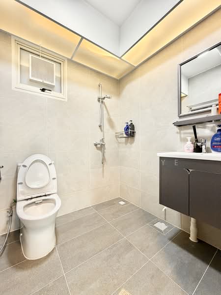 222A Mount Vernon Road, 222A Mount Vernon Road, 3 Bedrooms, 1,001 sqft, HDB Flat For Rent, by Ronald Chye, 500093573 - Bathroom - PropertyGuru.com.sg