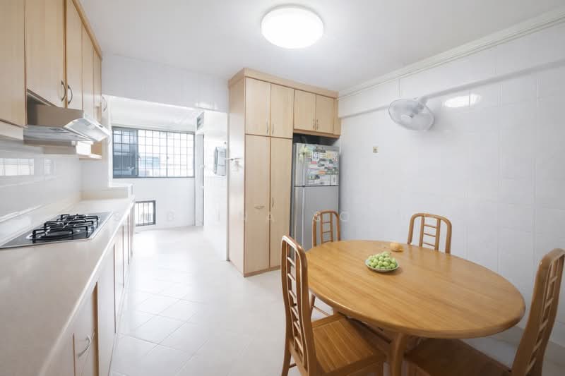 678 Woodlands Avenue 6 HDB Flat For Sale at S$ 780,000 | PropertyGuru Singapore - Kitchen