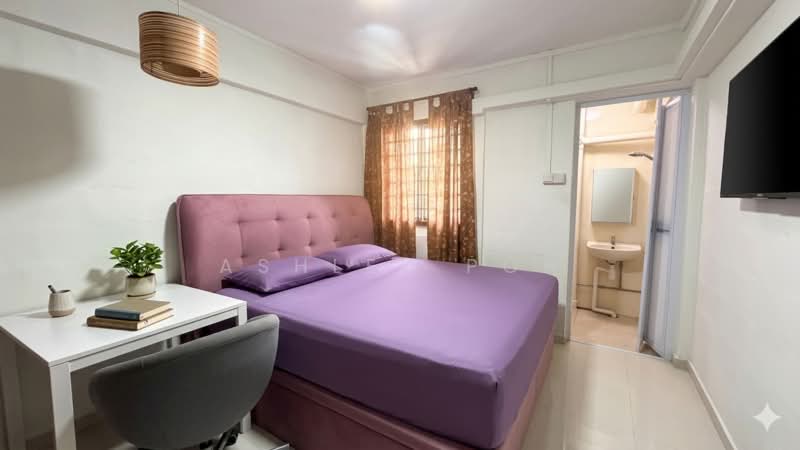 434 Ang Mo Kio Avenue 10 HDB Flat For Sale at S$ 400,000 | PropertyGuru Singapore - Master Bedroom