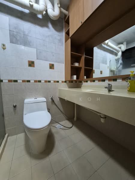 271B Jurong West Street 24, 271B Jurong West Street 24, 3 Bedrooms, 1,011 sqft, HDB Flat For Rent, by Daryl Koh, 500093588 - Bathroom - PropertyGuru.com.sg