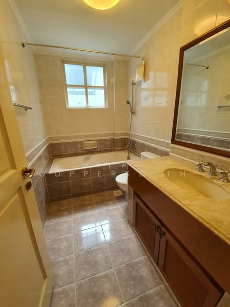 Woodgrove Estate, 18 Woodgrove Avenue, 6 Bedrooms, 6,674 sqft, Detached House For Rent, by Gilad Coppersmith, 500093606 - Bathroom - PropertyGuru.com.sg