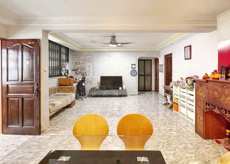 235 Bukit Panjang Ring Road HDB Flat For Sale at S$ 500,000 | PropertyGuru Singapore - Living Room