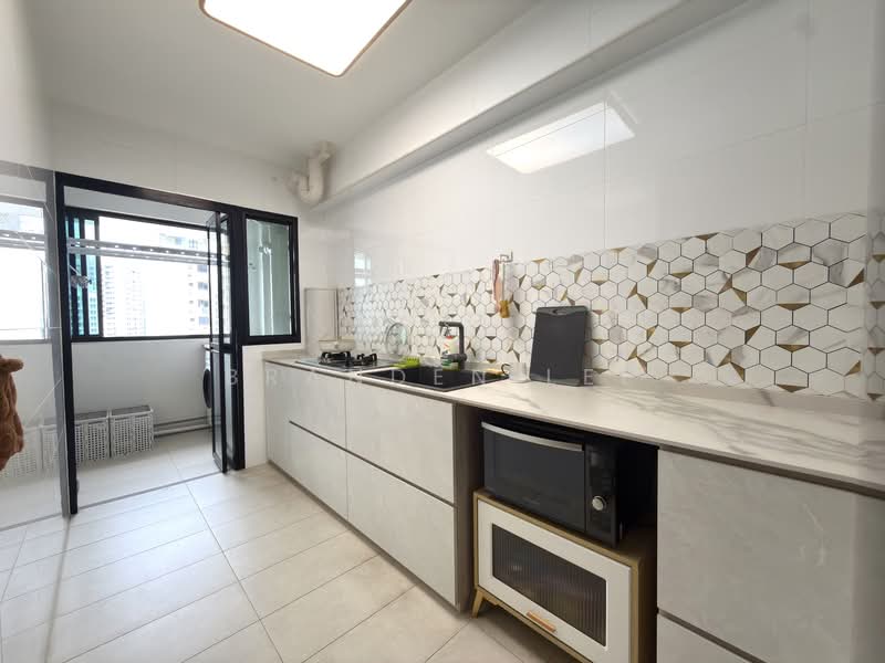 413C Northshore Drive HDB Flat For Sale at S$ 800,000 | PropertyGuru Singapore - Kitchen