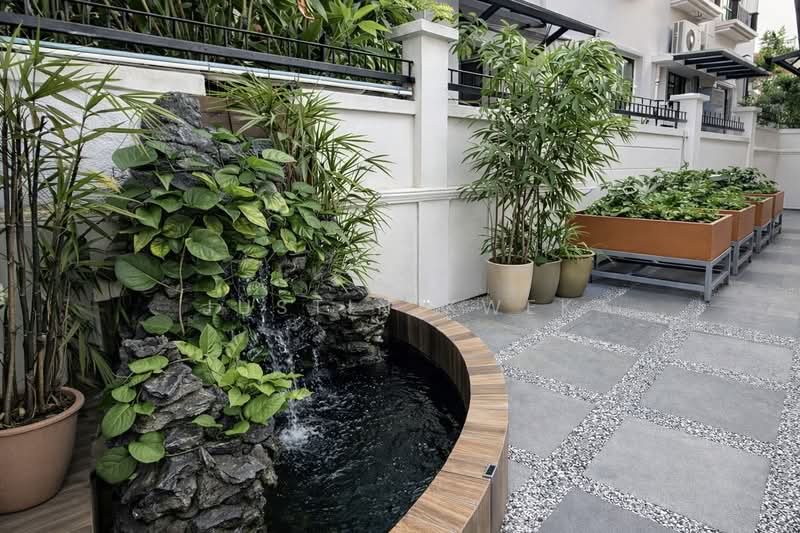 5 begonia walk Semi-Detached House For Sale at S$ 3,280,000 | PropertyGuru Singapore - Exterior