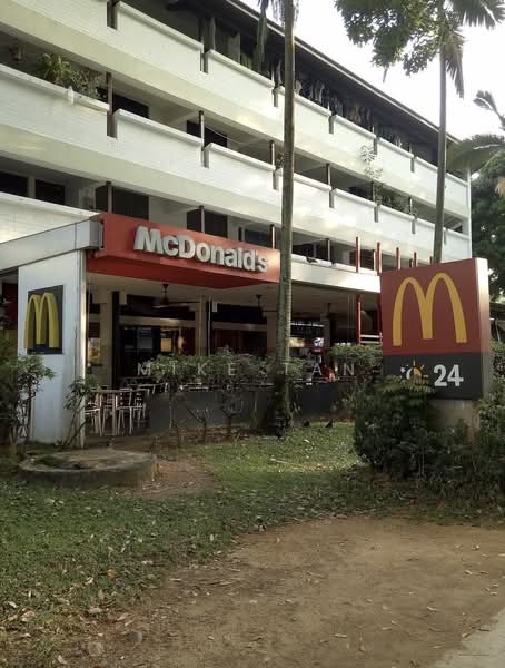 531 Bukit Batok Street 51 HDB Flat For Sale at S$ 618,000 | PropertyGuru Singapore - Exterior