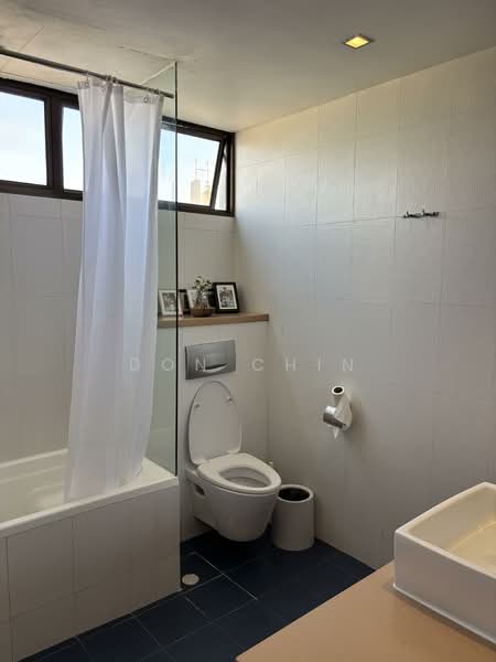 Hillcrest Arcadia, 255 Arcadia Road, 4 Bedrooms, 2,530 sqft, Condominium For Sale, by Don Chin, 500093655 - Guest Bathroom - PropertyGuru.com.sg