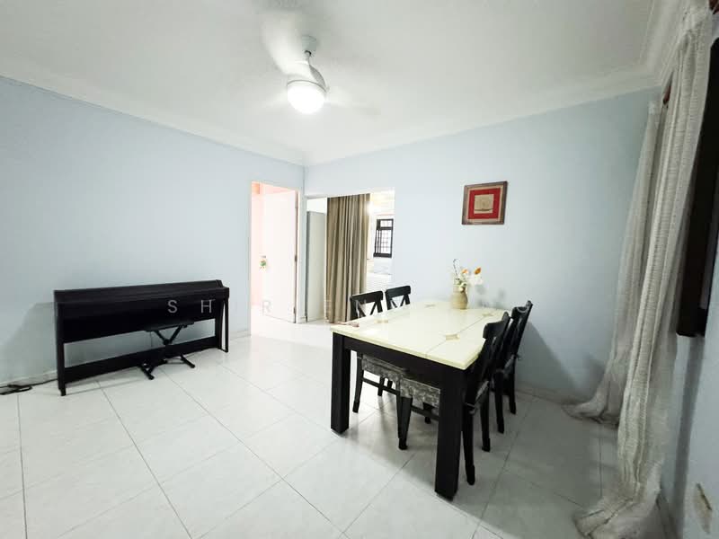 658B Jurong West Street 65 HDB Flat For Sale at S$ 600,000 | PropertyGuru Singapore - Dining Room