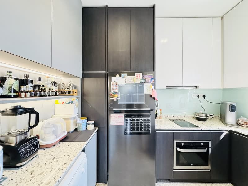 Hillsta Condominium For Sale at S$ 1,000,000 | PropertyGuru Singapore - Kitchen