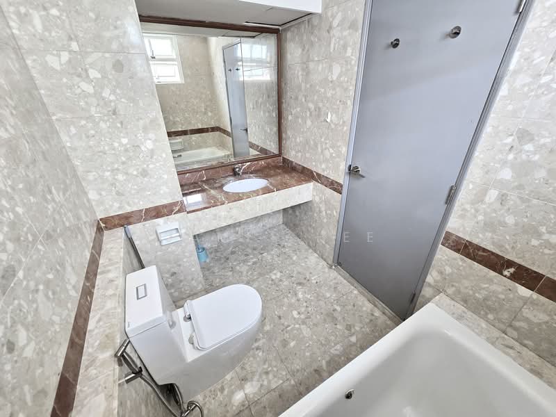 Estella Gardens, 23 Flora Road, Room Rental, 250 sqft, Condominium For Rent, by James Hee, 500093694 - Bathroom - PropertyGuru.com.sg