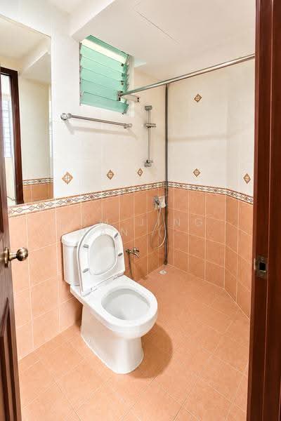 Maysprings, 2 Petir Road, Dairy Farm / Bukit Panjang / Choa Chu Kang, 2 Bedrooms, 904 sqft, Apartment For Sale, by Lim Jing Tuan (Benedict), 500093709 - Bathroom - PropertyGuru.com.sg