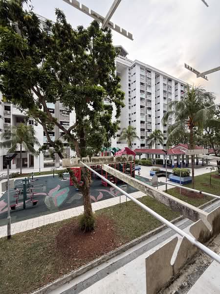 330 Ang Mo Kio Avenue 1 HDB Flat For Sale at S$ 430,000 | PropertyGuru Singapore - Exterior