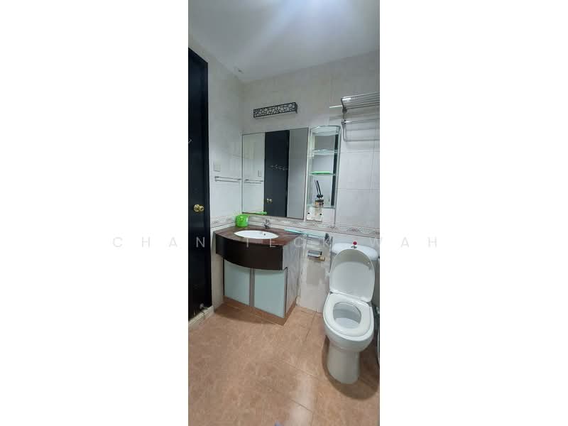 Casa Rosa, 35 Lorong Ong Lye, Room Rental, 200 sqft, Condominium For Rent, by Chan Teck Wah, 500093734 - Bathroom - PropertyGuru.com.sg