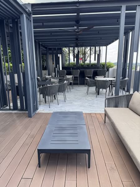 Van Holland, 186 Holland Road, 3 Bedrooms, 1,055 sqft, Condominium For Rent, by Jolyn Lim, 500093740 - PropertyGuru.com.sg