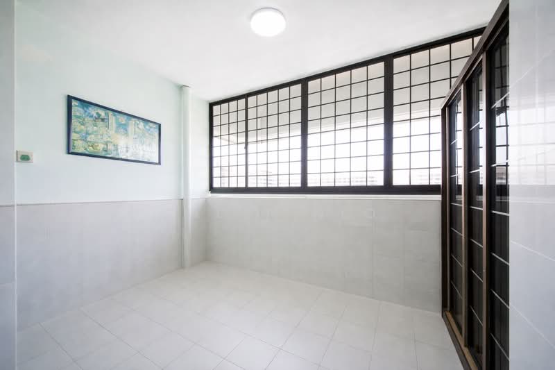 117 Pasir Ris Street 11 HDB Flat For Sale at S$ 720,000 | PropertyGuru Singapore - Balcony