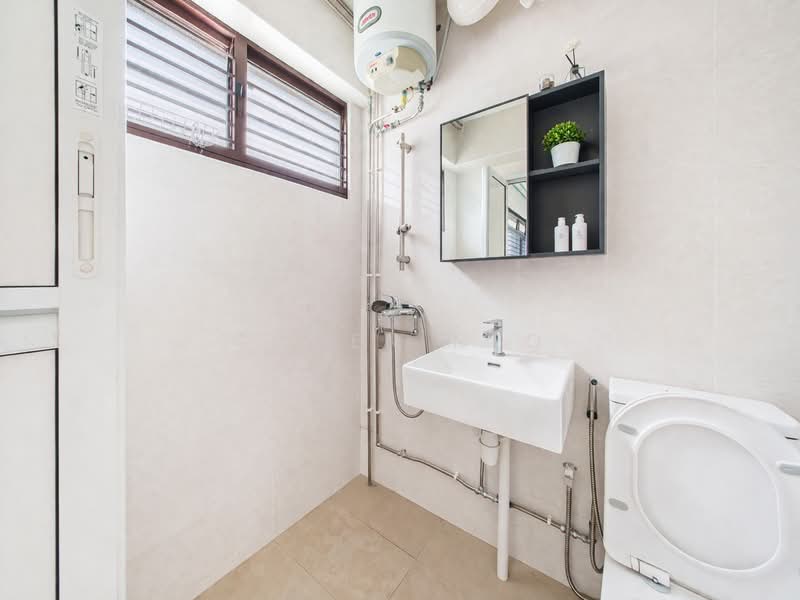 117 Pasir Ris Street 11 HDB Flat For Sale at S$ 720,000 | PropertyGuru Singapore - Bathroom