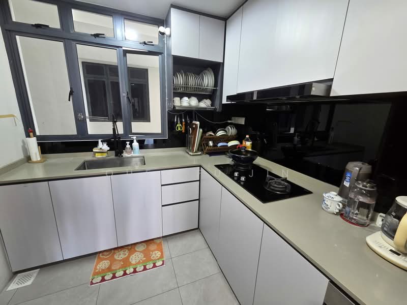 Regentville Condominium For Sale at S$ 1,600,000 | PropertyGuru Singapore - Kitchen