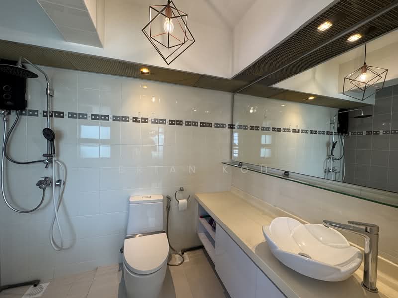 272D Sengkang Central, 272D Sengkang Central, 3 Bedrooms, 969 sqft, HDB Flat For Rent, by Brian Koh, 500093752 - Master Bathroom - PropertyGuru.com.sg