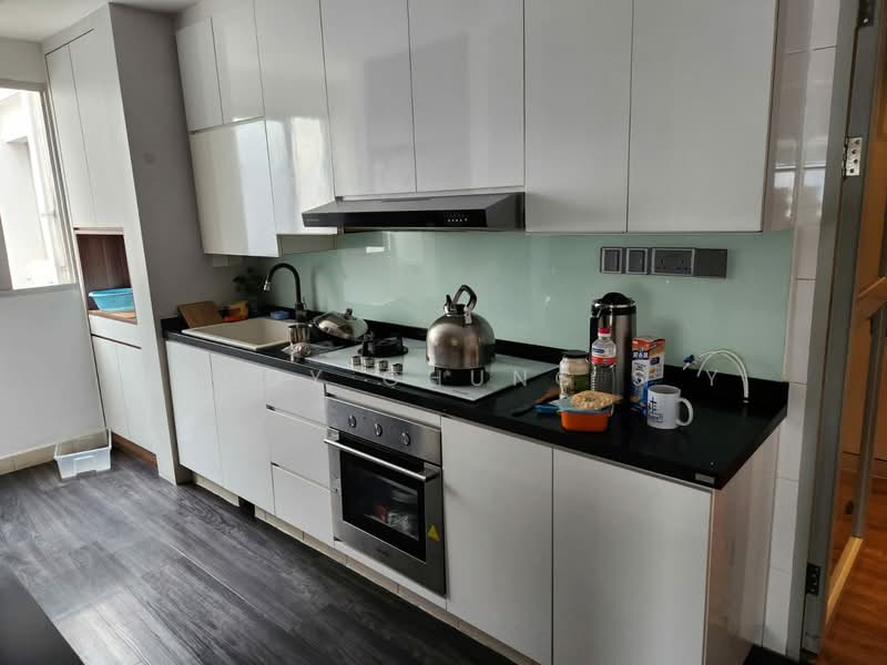 The Linear, 880 Upper Bukit Timah Road, 3 Bedrooms, 1,723 sqft, Apartment For Rent, by Juddy Chung S Y, 500093768 - Kitchen - PropertyGuru.com.sg