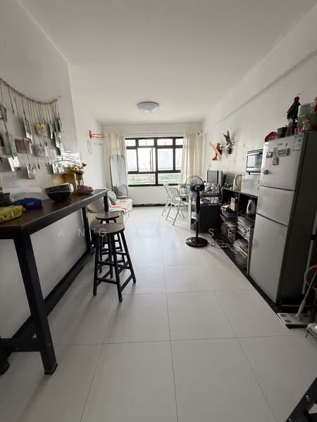 166B Teck Whye Crescent HDB Flat For Sale at S$ 518,888 | PropertyGuru Singapore - Living Room