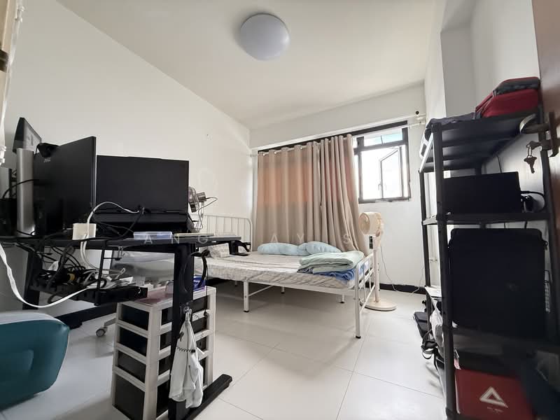 166B Teck Whye Crescent HDB Flat For Sale at S$ 518,888 | PropertyGuru Singapore - Master Bedroom