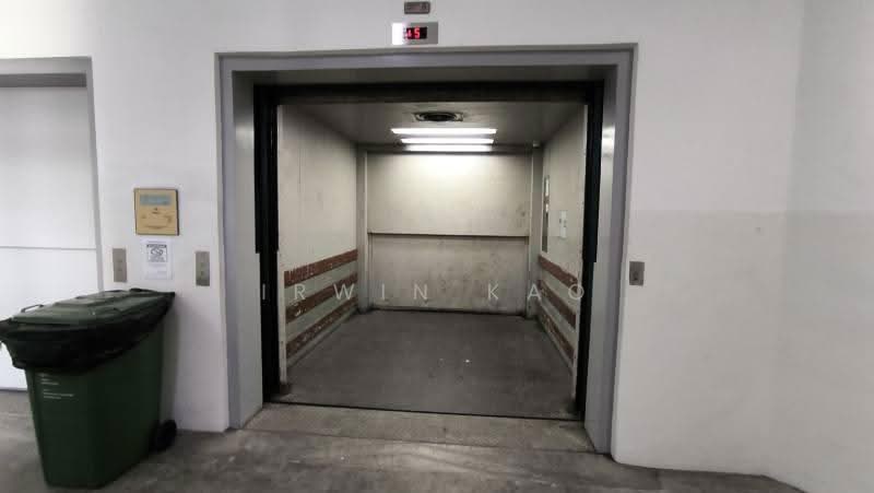 Citilink Warehouse Complex, 102E Pasir Panjang Road, Buona Vista / West Coast / Clementi New Town, 1,195 sqft, Light Industrial (B1) For Rent, by Irwin Kao, 500093783 - Entrance - CommercialGuru.com.sg