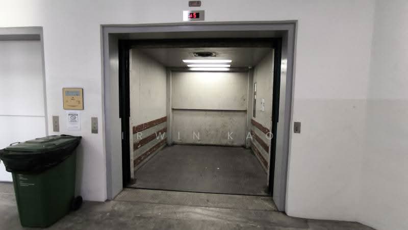 Citilink Warehouse Complex, 102E Pasir Panjang Road, Buona Vista / West Coast / Clementi New Town, 1,195 sqft, Light Industrial (B1) For Rent, by Irwin Kao, 500093784 - Entrance - CommercialGuru.com.sg