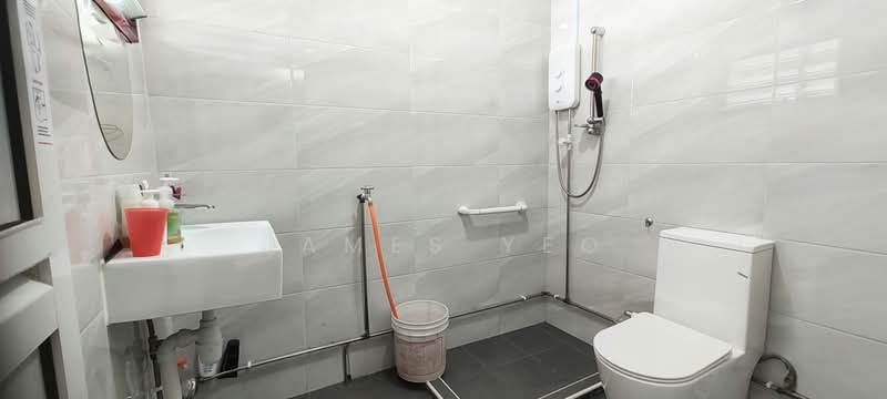 108 Teck Whye Lane HDB Flat For Sale at S$ 810,000 | PropertyGuru Singapore - Bathroom