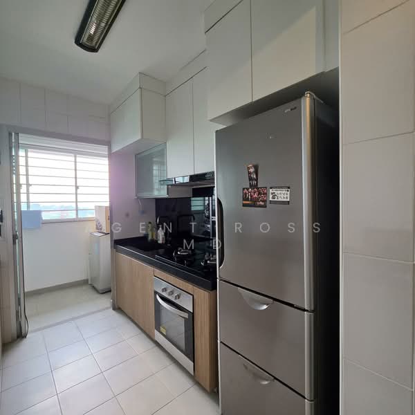 636B Senja Road HDB Flat For Sale at S$ 635,000 | PropertyGuru Singapore - Kitchen
