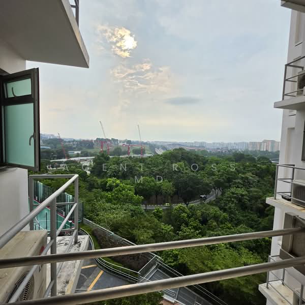 636B Senja Road HDB Flat For Sale at S$ 635,000 | PropertyGuru Singapore - Balcony