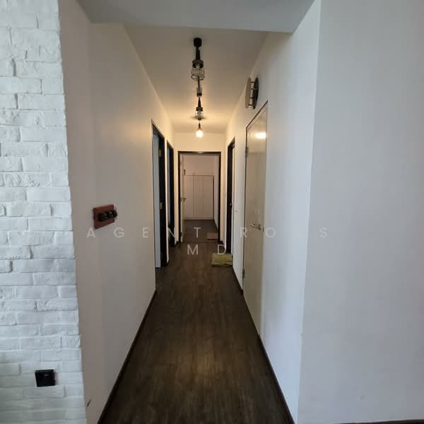 636B Senja Road HDB Flat For Sale at S$ 635,000 | PropertyGuru Singapore - Corridor