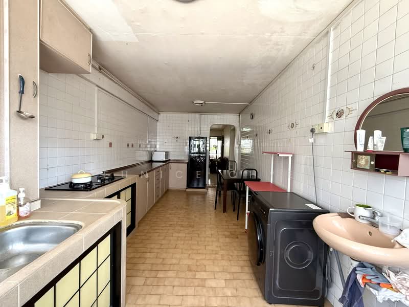 704 Yishun Avenue 5 HDB Flat For Sale at S$ 399,999 | PropertyGuru Singapore