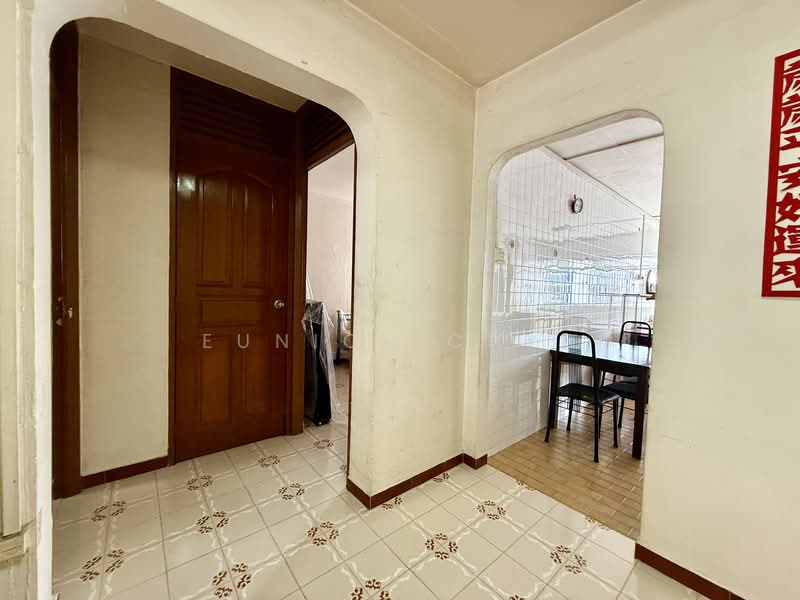704 Yishun Avenue 5 HDB Flat For Sale at S$ 399,999 | PropertyGuru Singapore - Dining Room