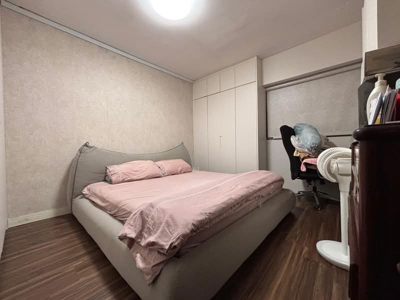 720 Bedok Reservoir Road HDB Flat For Sale at S$ 899,000 | PropertyGuru Singapore - Bedroom