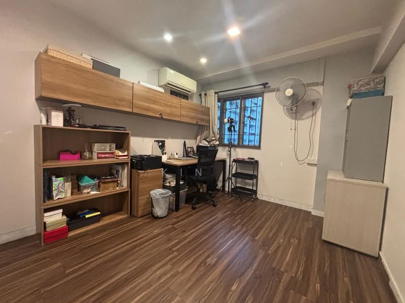 720 Bedok Reservoir Road HDB Flat For Sale at S$ 899,000 | PropertyGuru Singapore - Study