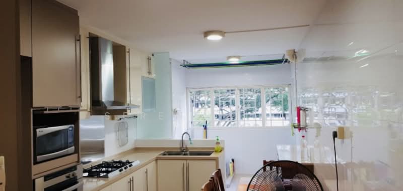 9 Gloucester Road HDB Flat For Sale at S$ 688,000 | PropertyGuru Singapore - Kitchen