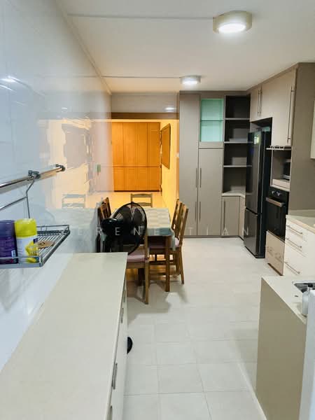 9 Gloucester Road, 9 Gloucester Road, 3 Bedrooms, 968 sqft, HDB Flat For Sale, by Serene Tian, 500093832 - Kitchen - PropertyGuru.com.sg