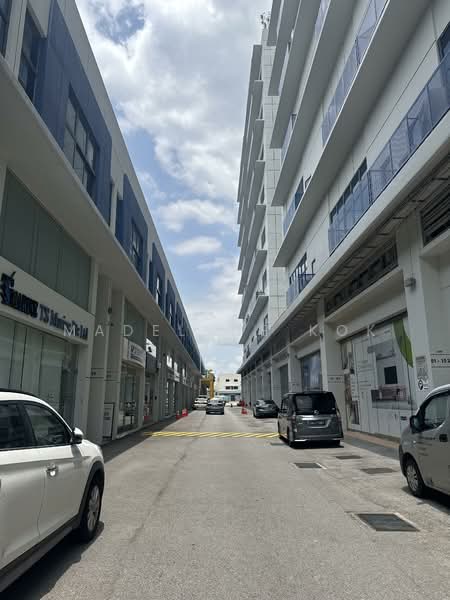 Tradehub 21, 18 Boon Lay Way, 1,300 sqft, Light Industrial (B1) For Rent, by Madelyne Kok, 500093838 - Exterior - CommercialGuru.com.sg